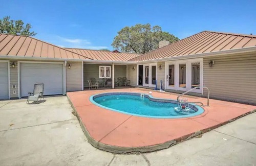 Myrtle Beach House | Elegant, Huge, 4King/Private Pool/Huge Yard/GameGarage/Rooftop Deck w Ocean View