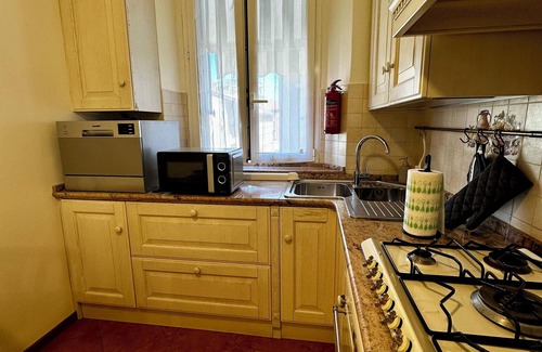Zona Farini Apartment | Elegant, Isola area, Top!