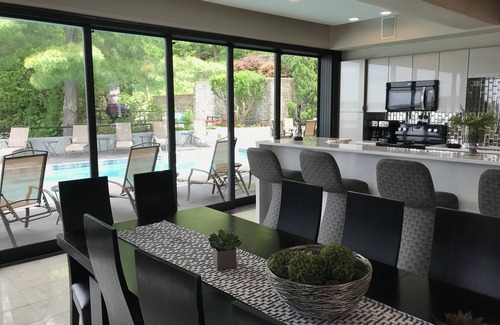 Lake Ozark House | Elegant Lakeside Executive Estate Home-Sleeps 20, Pool! Open Labor Day Weekend!