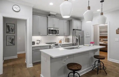 Durham House | Elegant Luxurious Home, 3 min Duke and 6 min Downtown