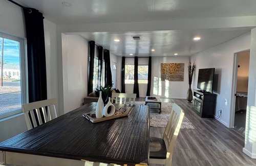 Winslow House | Elegant Modern Winslow Home