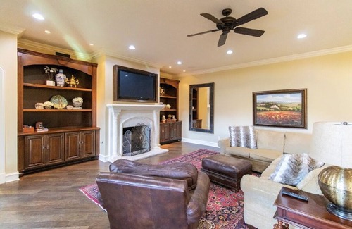 Amarillo House | Elegant Oasis on the Greenways with Two Masters; 5 Bedrooms, Hot Tub Pool