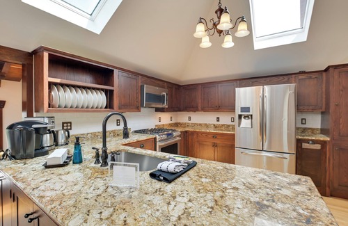 Stockton Springs Villa | Elegant Oceanfront Maine Estate w/Gazebo