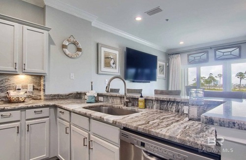 Orange Beach Condo | Elegant Orange Beach Condo for Extended Getaways - Minimum 15-Day Stay