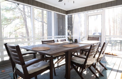 Ocean Pines House | Elegant Pet Friendly TreeTop Retreat w/decks; Close to OC beaches and pools