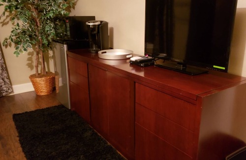 Memorial Northwest Apartment | Elegant Private 1BR Suite in Quiet Upscale Neighborhood