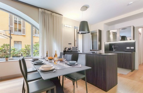 Historic Centre Apartment | Elegant & Quiet 200 sqm | Terrace | Private Jacuzzi | City center