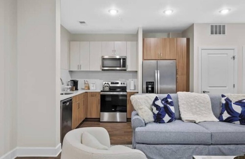 Sobro Apartment | Elegant Retreat Walk to The Gulch & Broadway