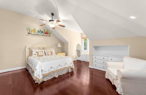 New Town Apartment | Elegant Seafront Villa