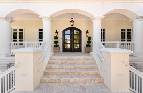 New Town Apartment | Elegant Seafront Villa