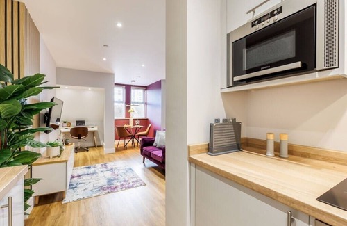 West Cliff Apartment | Elegant Seaside Studio Apt w/Free Gym & Parking