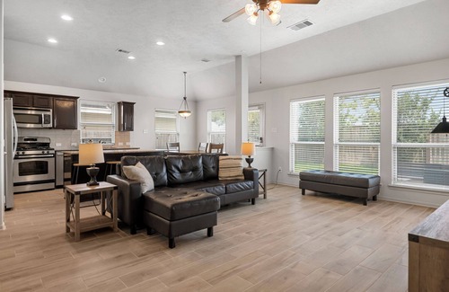Klein House | Elegant single story house, great location