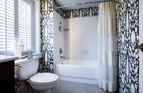 Historic District Hotel | Elegant Stay Perfect for Romantic Getaway, Just Steps from Waterfront