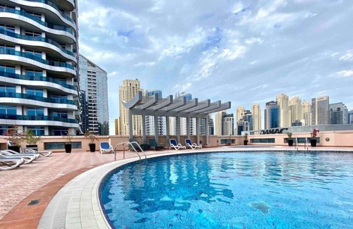 Jumeirah Lake Towers Apartment | Elegant Studio in #Dubai Marina Near Beach & Metro