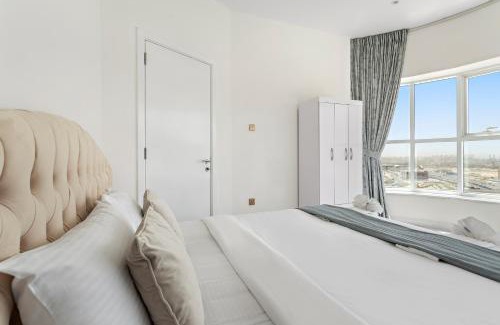Jumeirah Lake Towers Apartment | Elegant Studio with a View