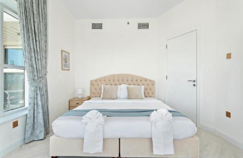 Jumeirah Lake Towers Apartment | Elegant Studio with a View
