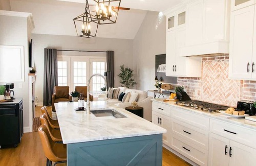 Belle Meade House | Elegant Sylvan Park Estate Getaway