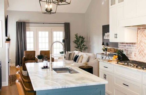 Belle Meade House | Elegant Sylvan Park Estate Getaway