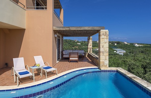 Agia Villa | Elegant three bedroom villa with amazing view and a heating pool