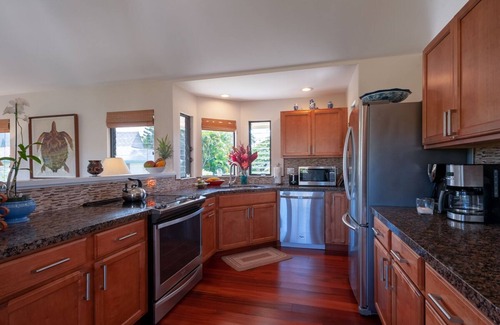 Princeville House | Elegant Tropical Villa w/Ocean & Mountain Views - Walk to Beaches & Dining!