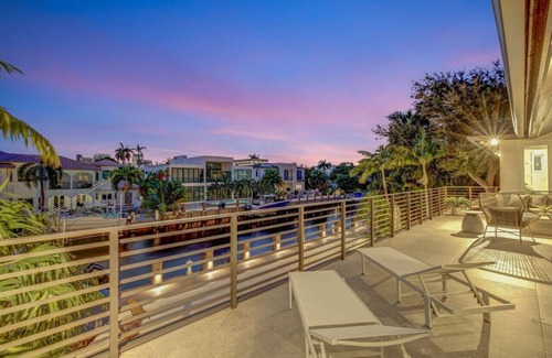 Las Olas Isles House | Elegant Waterfront Estate 6BR/6.5BA