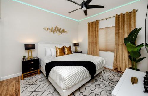St. Petersburg - Clearwater Apartment | Elegant Waterfront Place for Two/Boca Ciega Resort