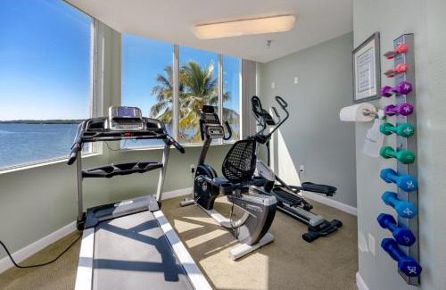 St. Petersburg - Clearwater Apartment | Elegant Waterfront Place for Two/Boca Ciega Resort