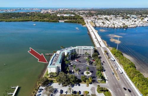 St. Petersburg - Clearwater Apartment | Elegant Waterfront Place for Two/Boca Ciega Resort