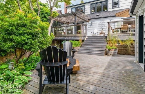 Hollyburn House | Elegant West Vancouver home, close to beach.