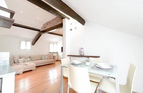 Savona Apartment | [Elegante mansarda] 300mt dal mare - Centro - WiFi