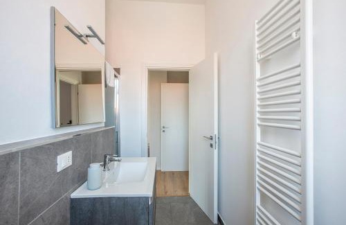 Lecco Apartment | Elengante e Spazioso vicino al lago e al centro