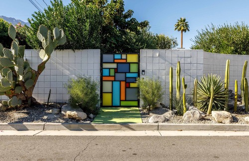 Palm Springs Apartment | Elenora's Casita is in central Palm Springs near downtown and the excitement!
