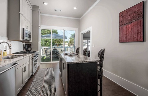 Druid City House | Elephant In The Room- Walk to UA and Downtown
