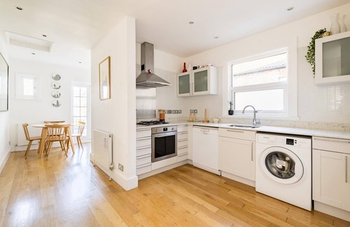Hammersmith and Fulham Apartment | Elephant & Oxpecker – 2 Bedrooms in Fulham