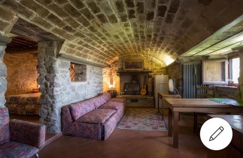 Montecatini Val di Cecina Apartment | Elettra Flower