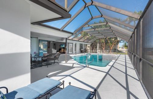 Marco Island House | ELEVATED 955 - Spacious Family Riverfront home 4 Bedrooms