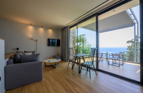 Lefktron Hotel | ELIA Deluxe Studio Suite, Mani Suites
