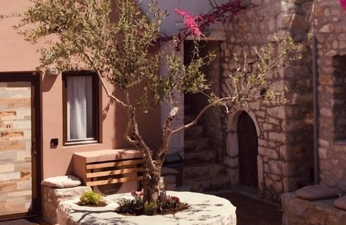 Areopoli House | Elia Luxury Rooms