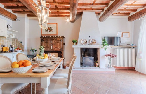 Lucca Apartment | Elisa Farmhouse Apartment in Wine Resort in Lucca