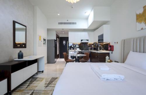 Al Barsha Apartment | Elite LUX Holiday Homes - Jewelz Residences Studio in Arjan Dubai