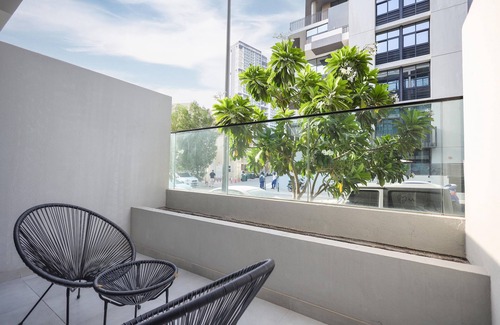 Jumeirah Village Apartment | Elite LUX Holiday Homes - Relax & Unwind in Stylish JVC Studio, Dubai