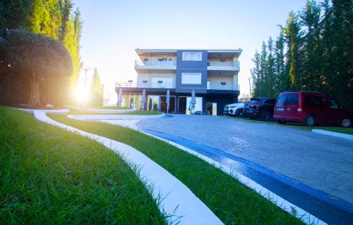 Mbrostar-Urë Hotel | ELITE LUXURY BOUTIQUE