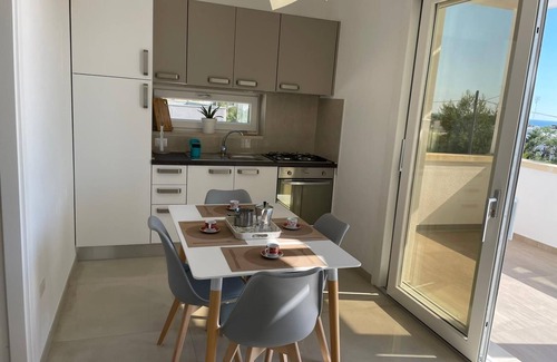 Torre Suda Apartment | Elite Luxury Residence Appartamento con Piscina a due Passi dal Mare