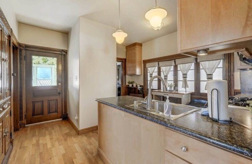 Central Colorado Springs Apartment | Elite Quarters Prime Location Downtown Hot Tub,BBQ