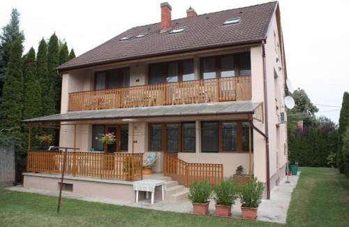 Balatonlelle Apartment | Eliza Háza