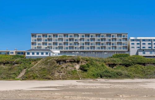 Newport Hotel | Elizabeth Oceanfront Suites, an Ascend Collection Hotel