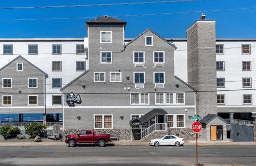 Newport Hotel | Elizabeth Oceanfront Suites, an Ascend Collection Hotel