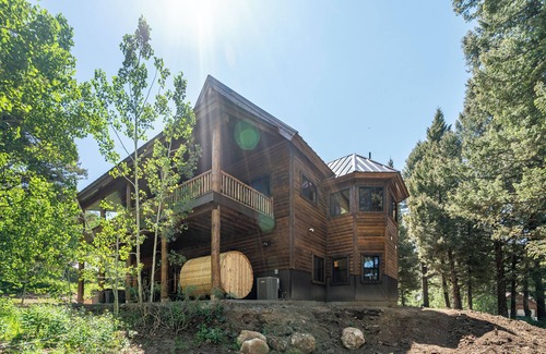 Island Park Cabin | Elk Meadows Lodge-10 min. to West Entrance YNP+two Hot tubs+AC+Sauna+Wifi