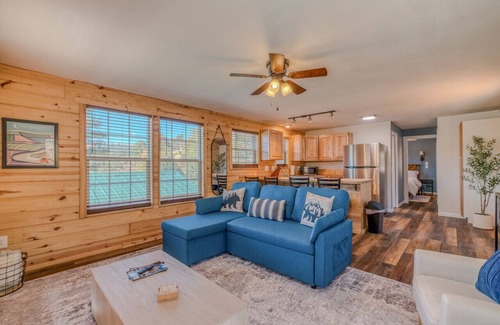 Alto Apartment | Elk Run Lodge | Spacious Cabin | Newly Renovated