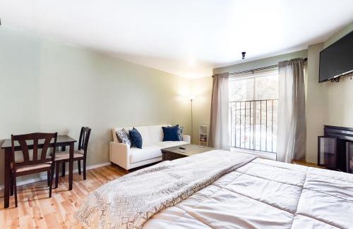 Elkhorn Village Hotel | Elkhorn Angani 54